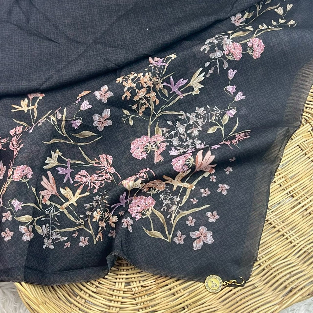 ฮิญาบหลาสาม ALFARO FABULOUSบาวาคอตตอนพิมพ์ลาย ป้ายเหล็ก เก๋ มีพร้อมส่ง ว้าวมากกก