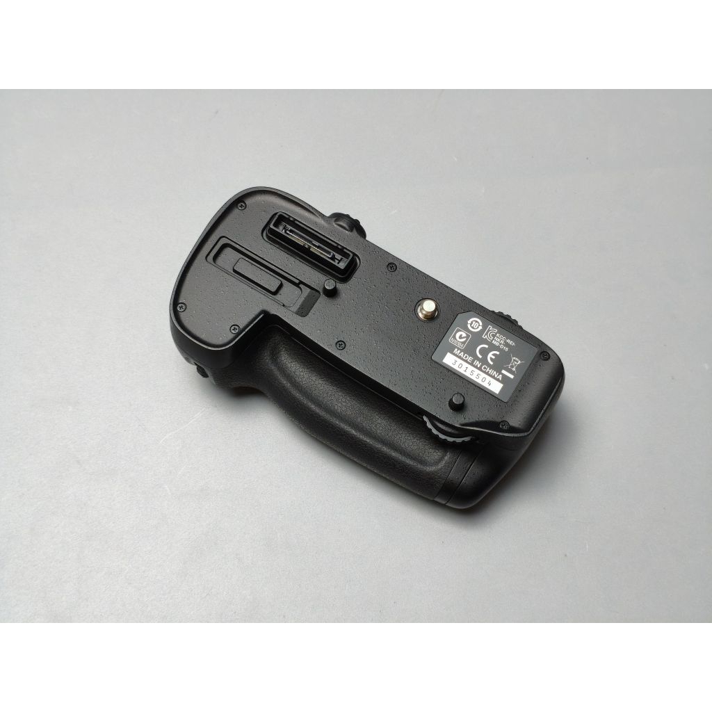 Nikon battery grip MB-D15 กริ๊ปแท้ D7100, D7200