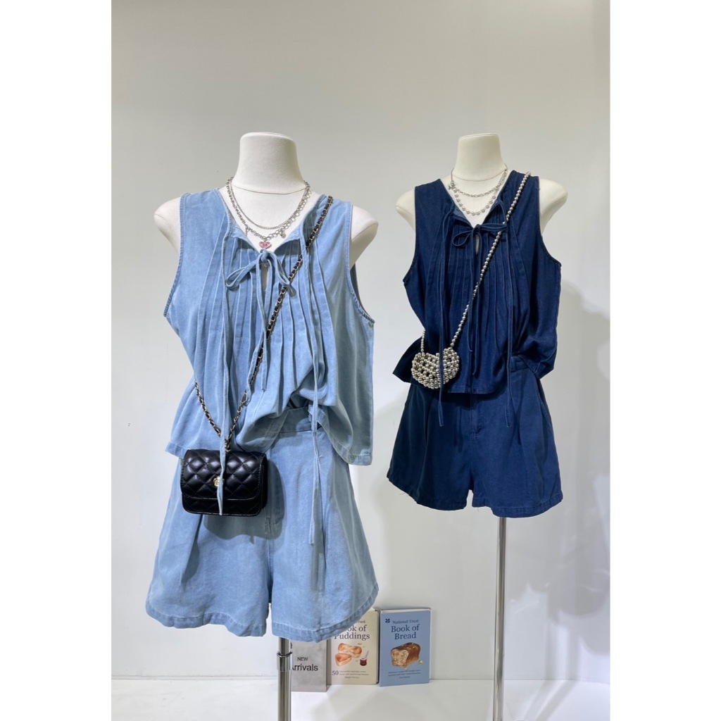 B635 เซ็ตเสื้อแขนกุดผูกโบว์ + กางเกงขาสั้น เนื้อผ้ายีนส์นุ่ม ลุควินเทจนิดๆ