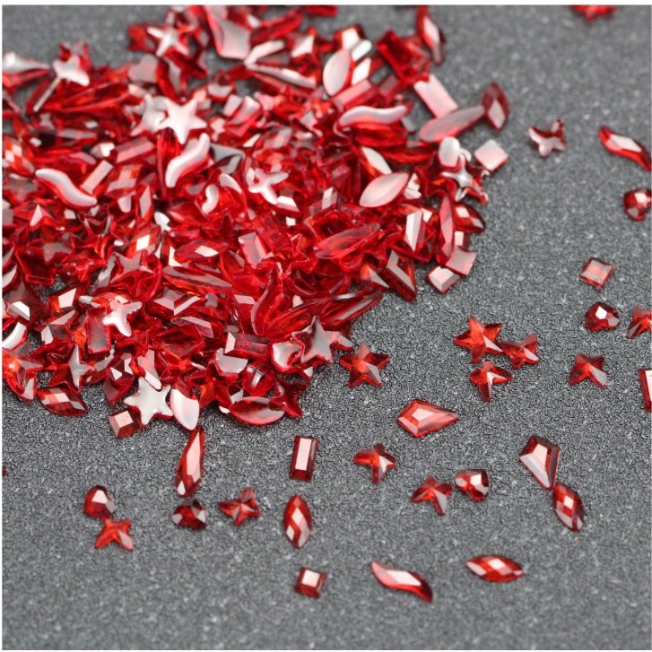 H3.[K2]🔴♦️♦️ อุปกรณ์ตกแต่งเล็บ Rhinestone แบนขนาดเล็กสีแดง แพ็ครวมแบบคละสำหรับตกแต่งเล็บ อะไหล่สีแดง 🔺 🔻ถุงละ 100 ชิ้น