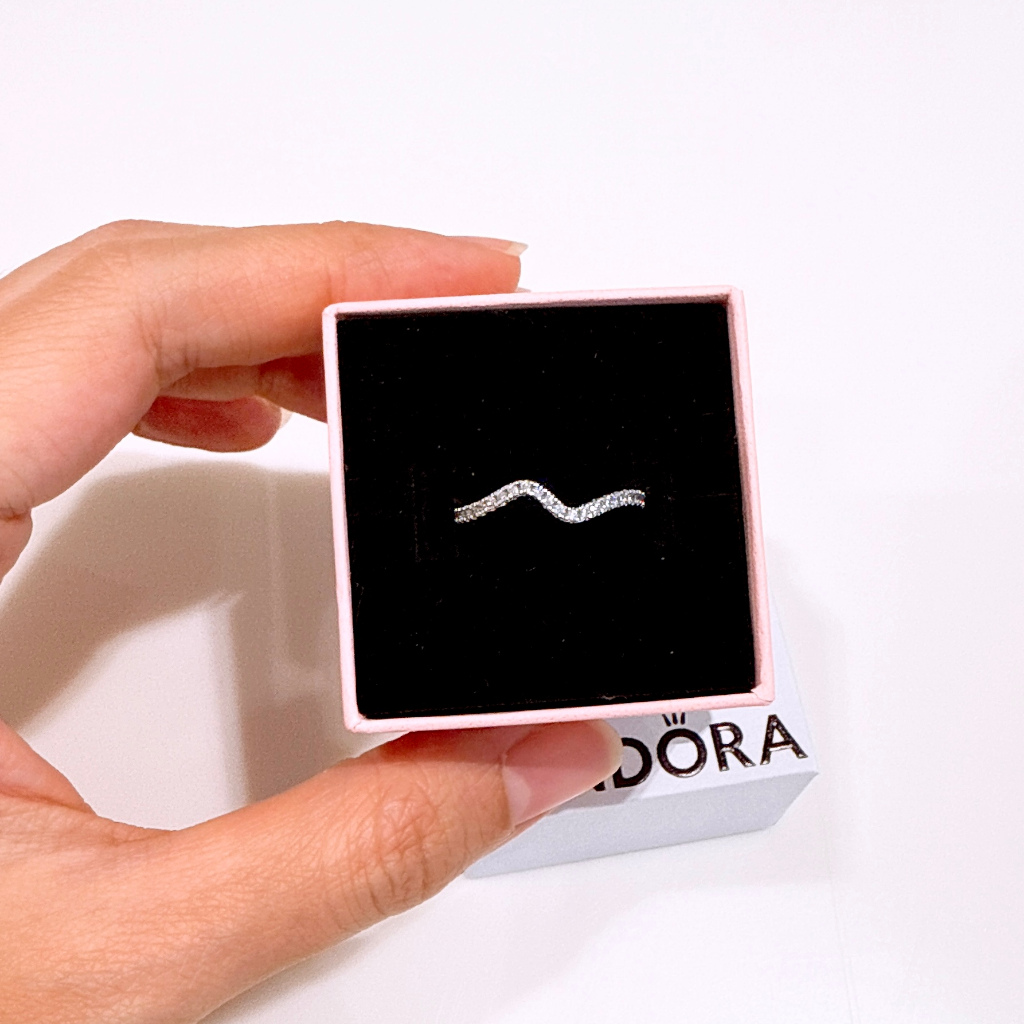 [พร้อมส่ง สินค้าแท้ 💯] New แหวนแพน รุ่น Sparkling Sterling Silver Wave Ring with cubic zirconia