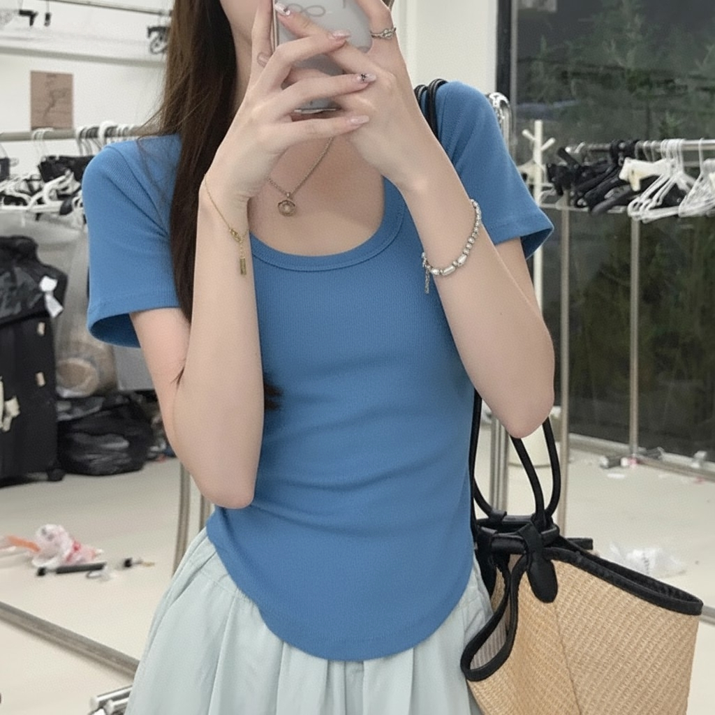 เสื้อยืด คอกลม แขนสั้น สำหรับผู้หญิง ทรงเข้ารูป ผ้าใส่สบาย แมตท์ได้หลายลุคหลายสไตล์ เข้ากับทุกการแต่งกาย