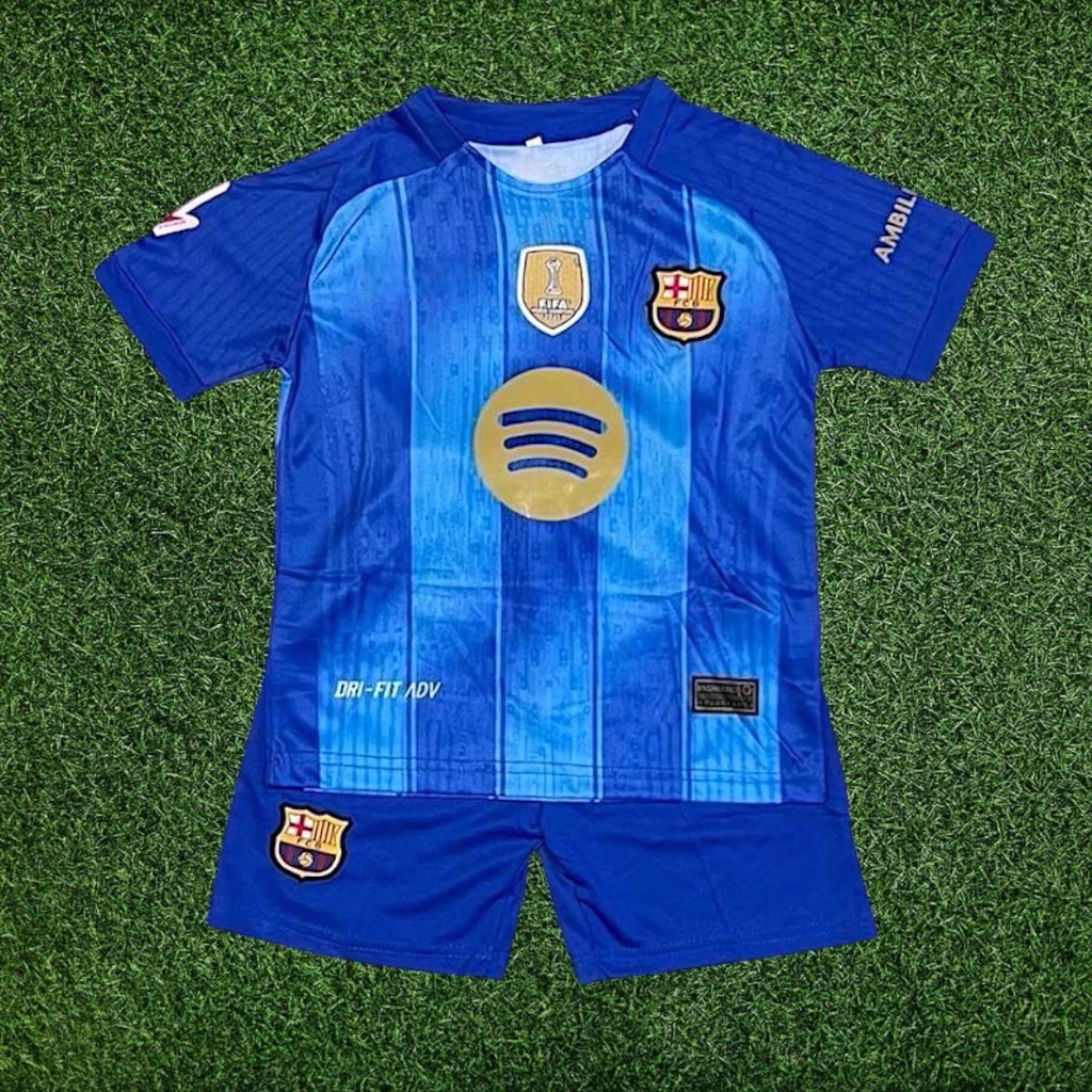ชุดเตะบอลเด็กเสื้อแขนสั้นพร้อมกางเกงขาสั้นเด็กผู้ชายและผู้หญิงมีหลายสีหลายไซส์สินค้ามีพร้อมส่ง