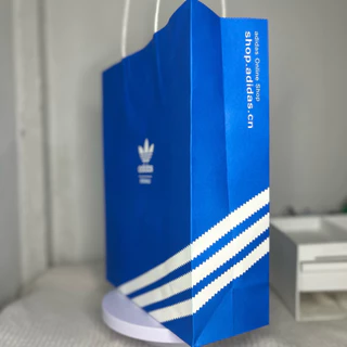 ถุงหิ้วกระดาษ ขนาด สูง 12.5 ยาว 10.5 หนา 4 นิ้ว adidas