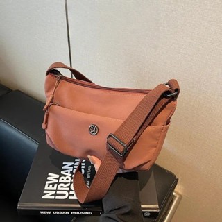 กระเป๋าสะพายข้างสําหรับผู้หญิง กระเป๋าสะพายข้างที่ทันสมัยและ…