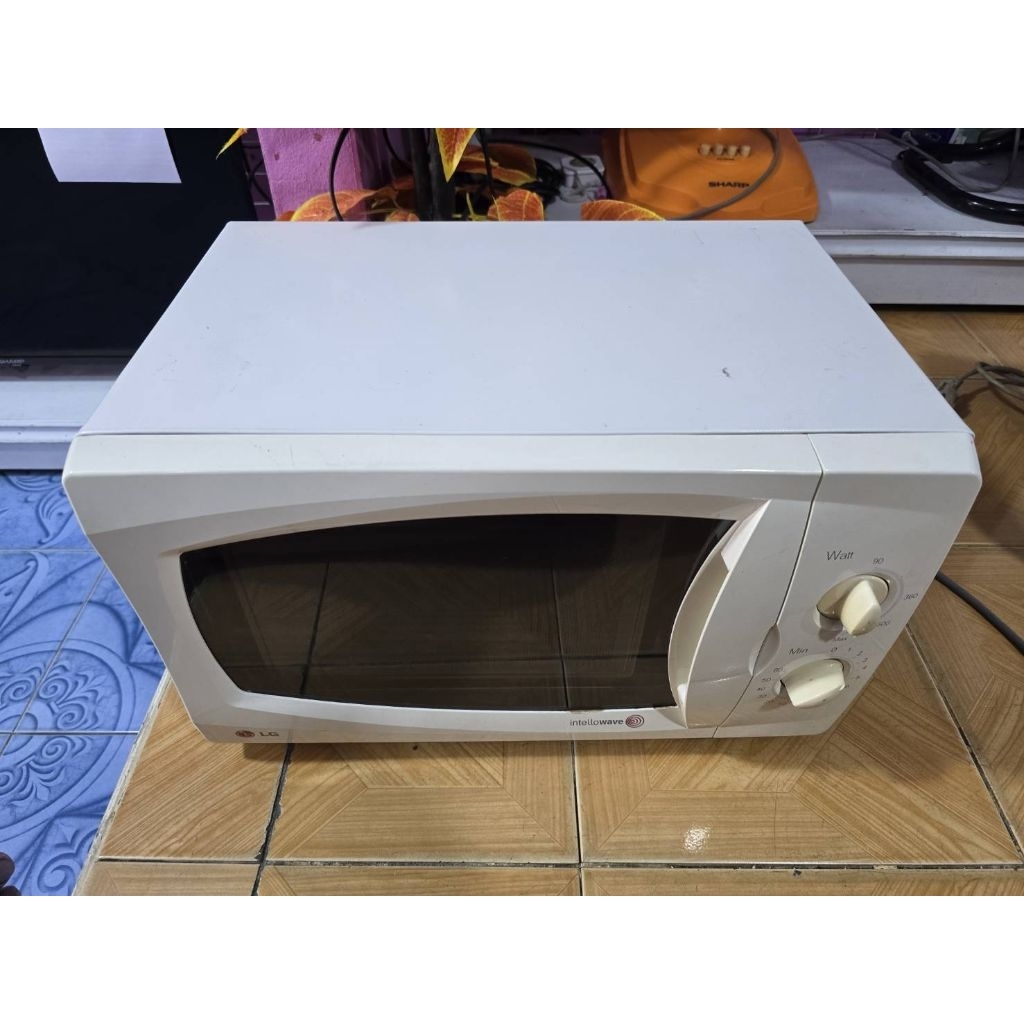 ไมโครเวฟ LG ขนาด 20 ลิตร มือ2 02-211168PG003 สินค้ามีตำหนิจากการใช้งาน ตามปกติ ของสินค้ามือ2