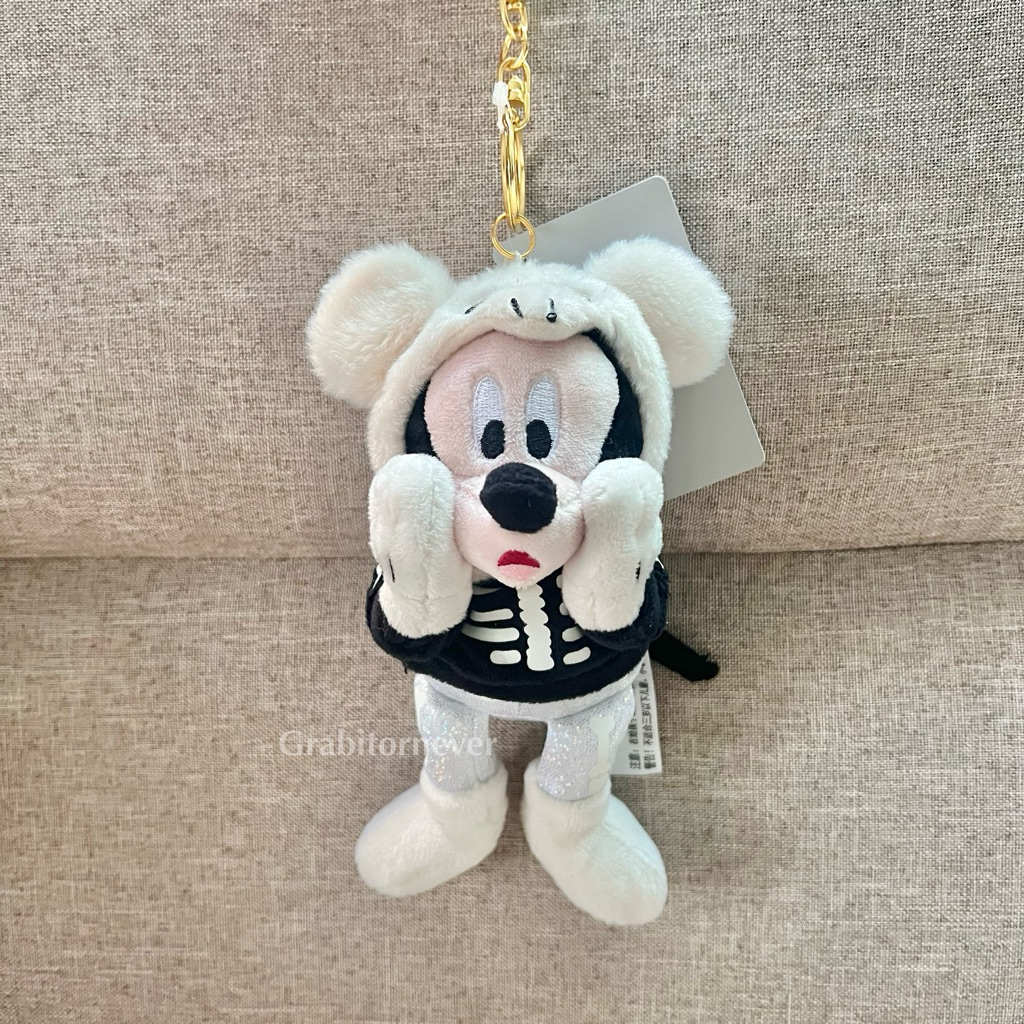 🖤Disney Store : ใหม่! พวงกุญแจ Mickey มิกกี้ คอลเลคชัน 2025 Halloween Spooky (หูถอดได้)