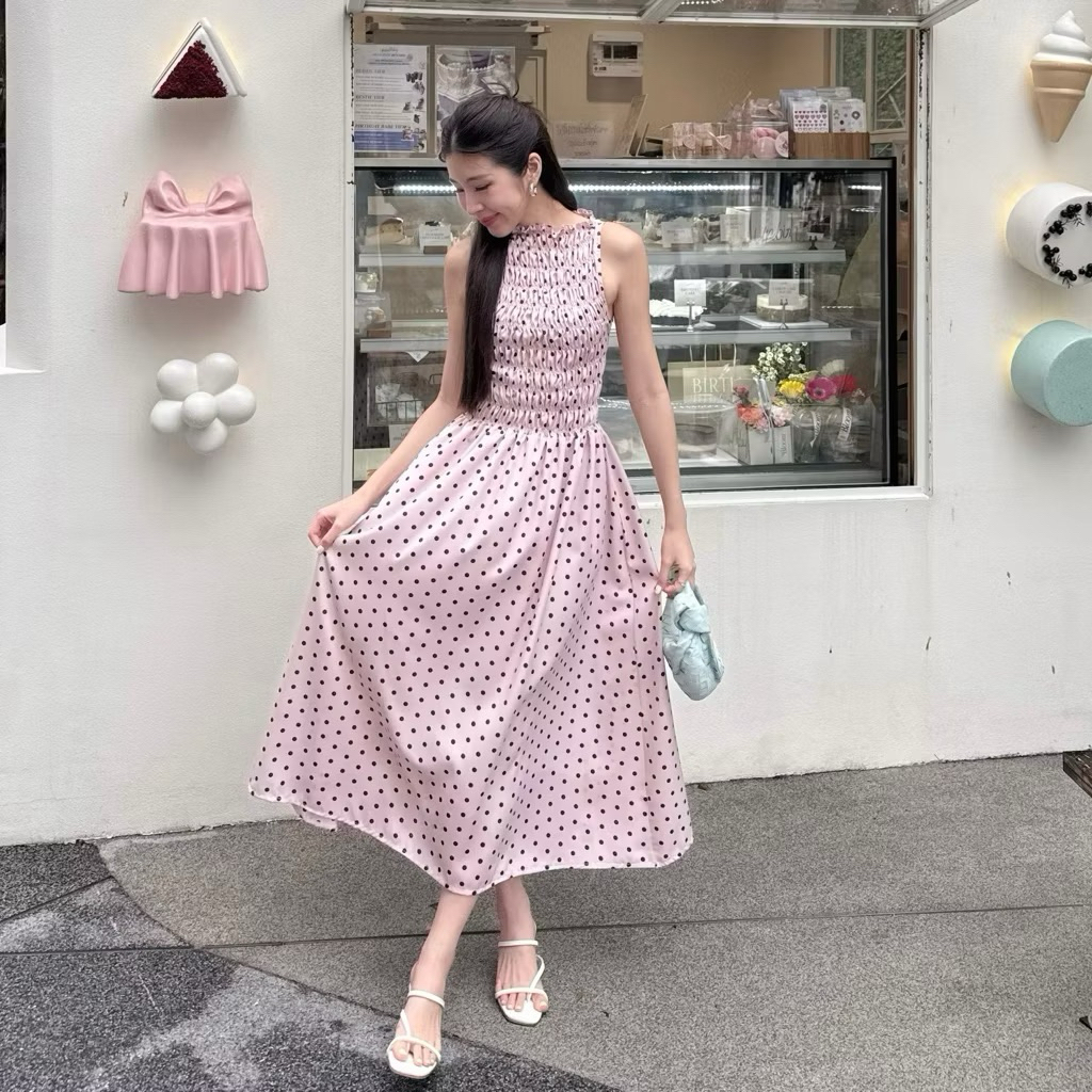 เดรสยาวลายจุดพื้นชมพู มือสอง 3.pcs basket