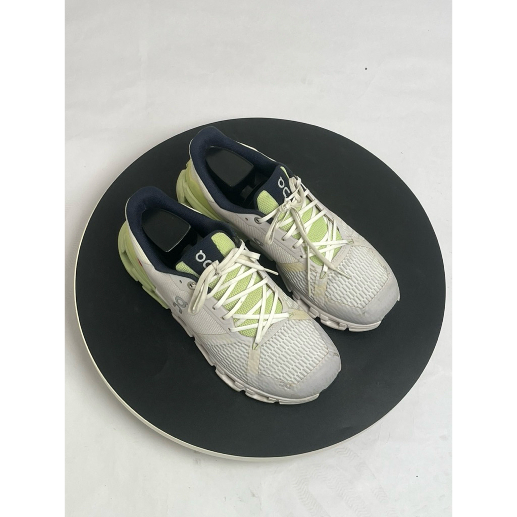 [พร้อมส่ง ไม่แท้ยินดีคืนเงิน] รองเท้ามือสอง On Cloud Running Cloudflyer 3 รองเท้าวิ่ง US W10 | EUR 4