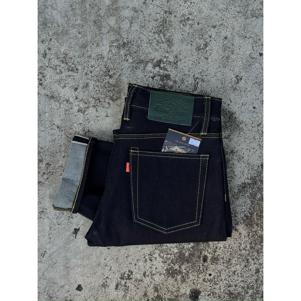 พลังม้าเขียว18Oz. 890 (Hard Jeans) อาร์คซ่อน ริมแดง หูเข็มขัดหลังคู่ร้อยเชือกทุกหู ป้ายเขียว ผ้าสีIn