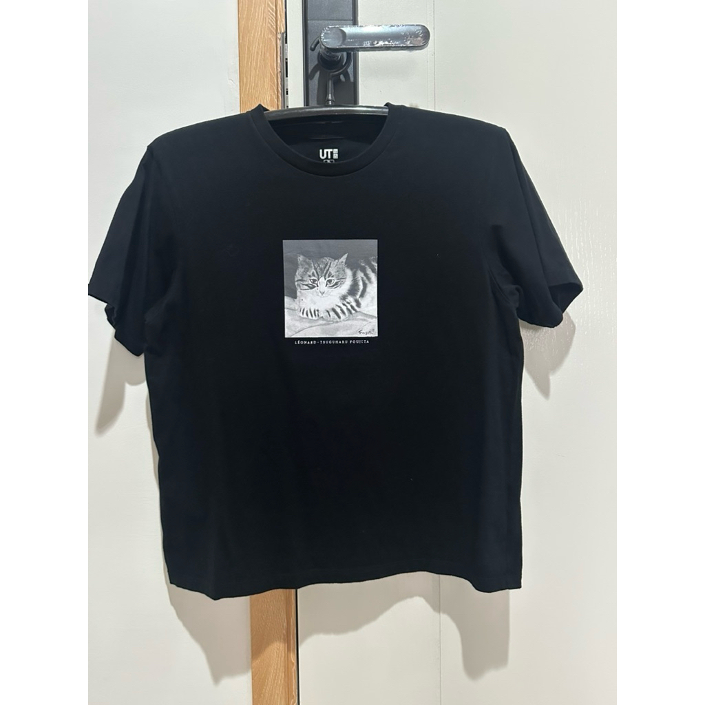 เสื้อยืดสีดำ Uniqlo UT มือสองสภาพดี