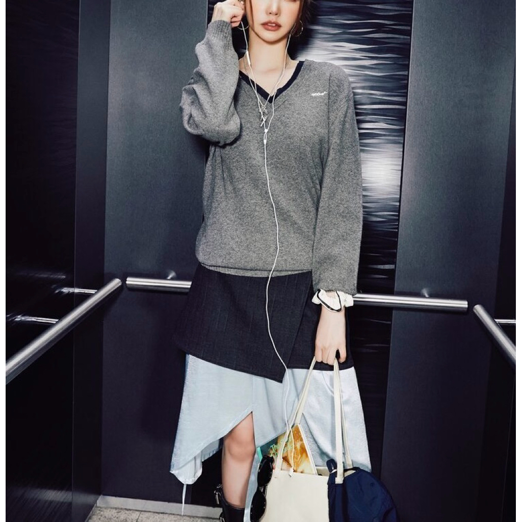 🌵 เสื้อกันหนาว แขนยาว ไหมพรม สีเทา คอเลเยอร์สีกรม คอวี 🌵 8 seconds