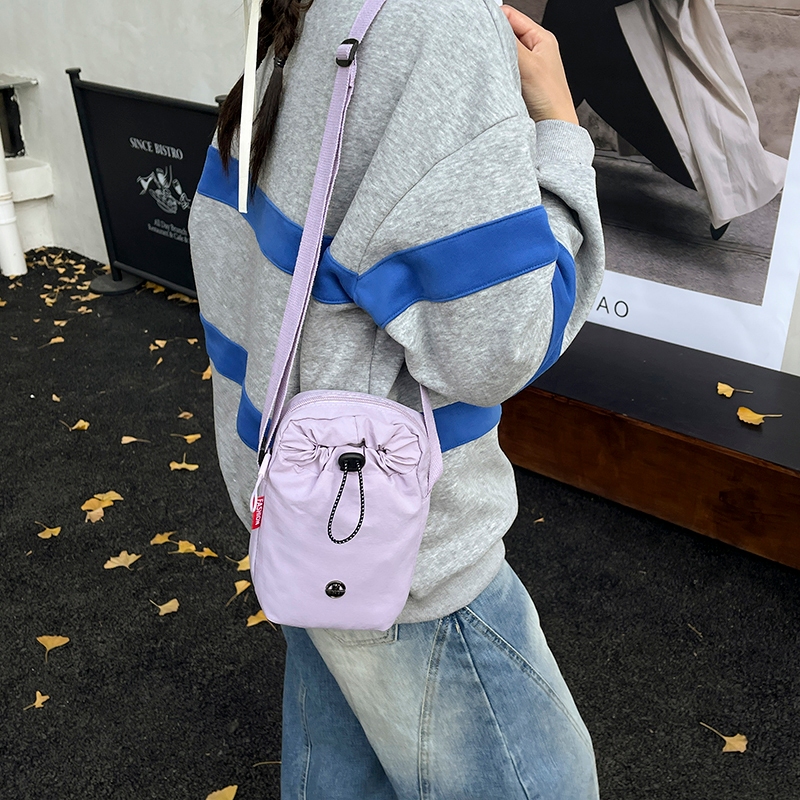 B-2702🔥กระเป๋าสะพายข้างสําหรับผู้หญิง สไตส์นี้เท่มาก แฟชั่นฤดูใบไม้ผลิต ฮิตมากตอนนี้ เข้ากับทุกการแต่งกาย 6สี