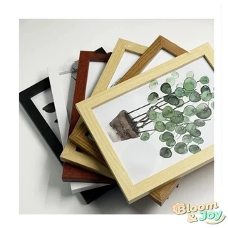 กรอบรูป กรอบรูปมินิมอล หลายขนาด สีขาว สีดำ สีน้ำตาลเข้ม สีไม้ กรอบไม้ กรอบใส ของแต่งบ้าน ขาตั้ง คลิปแขวน