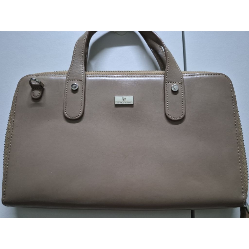 กระเป๋าสตางค์ใบยาว แบบถือ กระเป๋าหนัง ขนาด 9"x5" ยี่ห้อ Louis Fontaine มือสอง