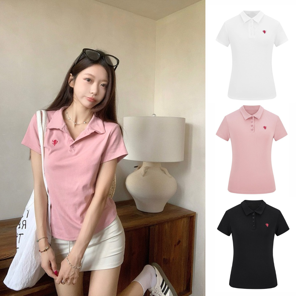SuperCandy🌷เสื้อยืดคอโปโลแขนสั้นสีชมพู 2025 แบบใหม่ เสื้อตัวบนแบบลำลองปักลายอเนกประสงค์