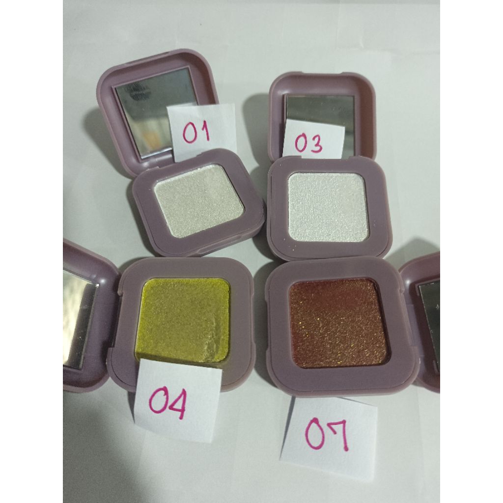 LAMEILA EYE SHADOW ลามิล่า อายแชโดว์ /ชิมเมอร์ เนื้อละเอียด เม็ดสีสวยเกลี่ยง่าย ติดทนนาน มีให้เลือก4เบอร์