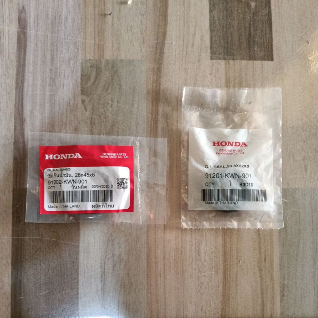 ซีลเพลาข้อเหวี่ยง HONDA Click125i  แท้เบิกศูนย์ 91202-KWN-901/91201-KWN-901