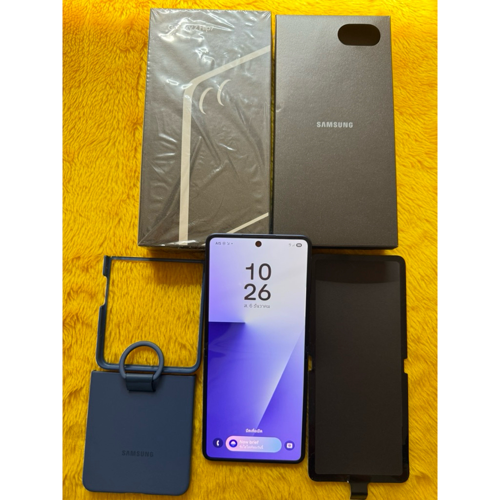 # Samsung Galaxy Z Flip7-12/512GB..เครื่องศูนย์ใหม่มากcareplus2ปีเลย
