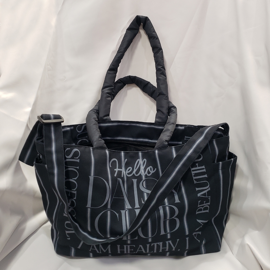 [พร้อมส่ง]  Hello Daisy- Black collection  กระเป๋าสะพายไหล่สีดำ -เทา The Daisy club