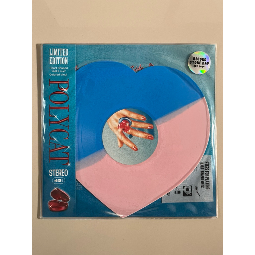 (พร้อมส่ง) Polycat heart shape vinyl