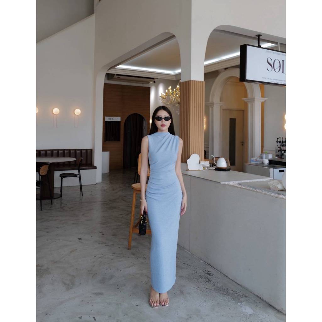 INTUON #9813​ (พร้อมส่ง) เดรสยาวคอชิดแขนกุด แต่งย่นไหล่และย่นตรงเอว T-SHIRTNISTA - รูปที่ 5