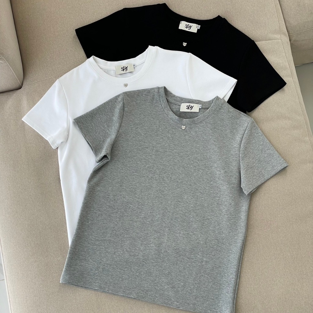 SISSY : เสื้อยืด คอกลมแขนสั้น Basic slim (S-XL) ปักอะไหล่หัวใจ เนื้อนุ่มยืด ผ้าหนากำลังดี สวมใส่สบาย