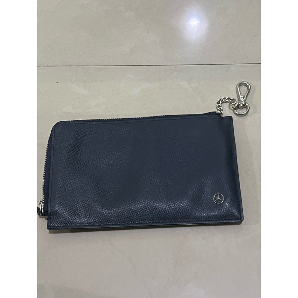 กระเป๋าสตางค์ใส่โทรศัพท์รุ่น ip15ได้มือสอง