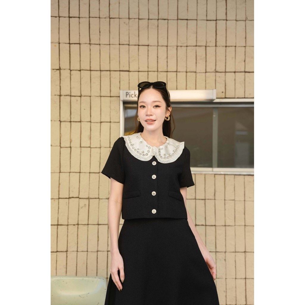 ร205 B Skirt Tweed       ผ้าทวิตนุ่มสวยมาก Set 2pcs. เสื้อคอบัวปกขาวปักเพชร ผ้าทวิตtextureอย่างดีเบาใส่สบาย