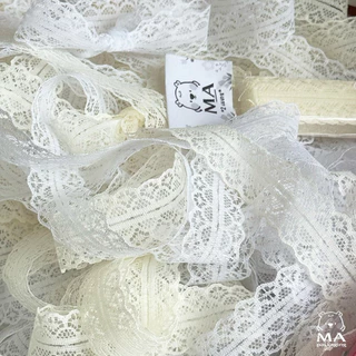 ริบบิ้นลูกไม้ [ กว้าง 3 cm 2 เมตร ] โบว์ผูกกล่อง ดอกไม้ หรืองานDIY (C14)