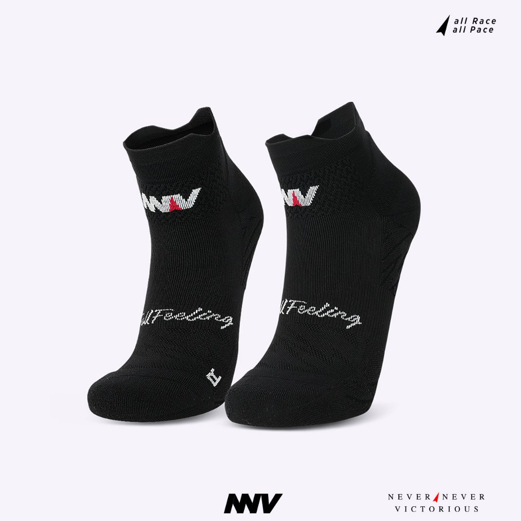 NNV Running Socks / ถุงเท้าสำหรับวิ่งไร้ตะเข็บซัพพอร์ตฝ่าเท้า / ถุงเท้าข้อสั้น สีดำ