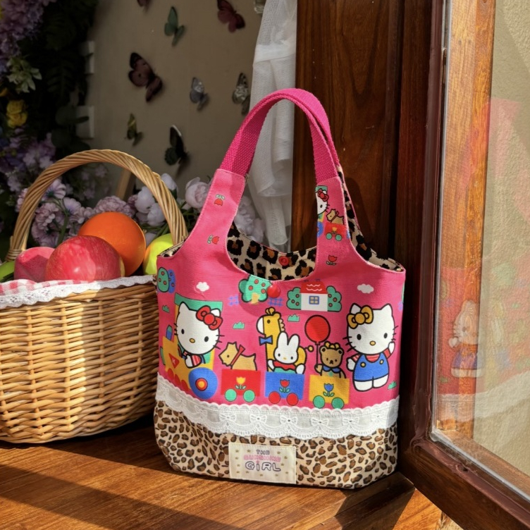 (พร้อมส่ง🐰) Kitty canvas tote bag กระเป๋าสะพายไหล่ กระเป๋าผ้า