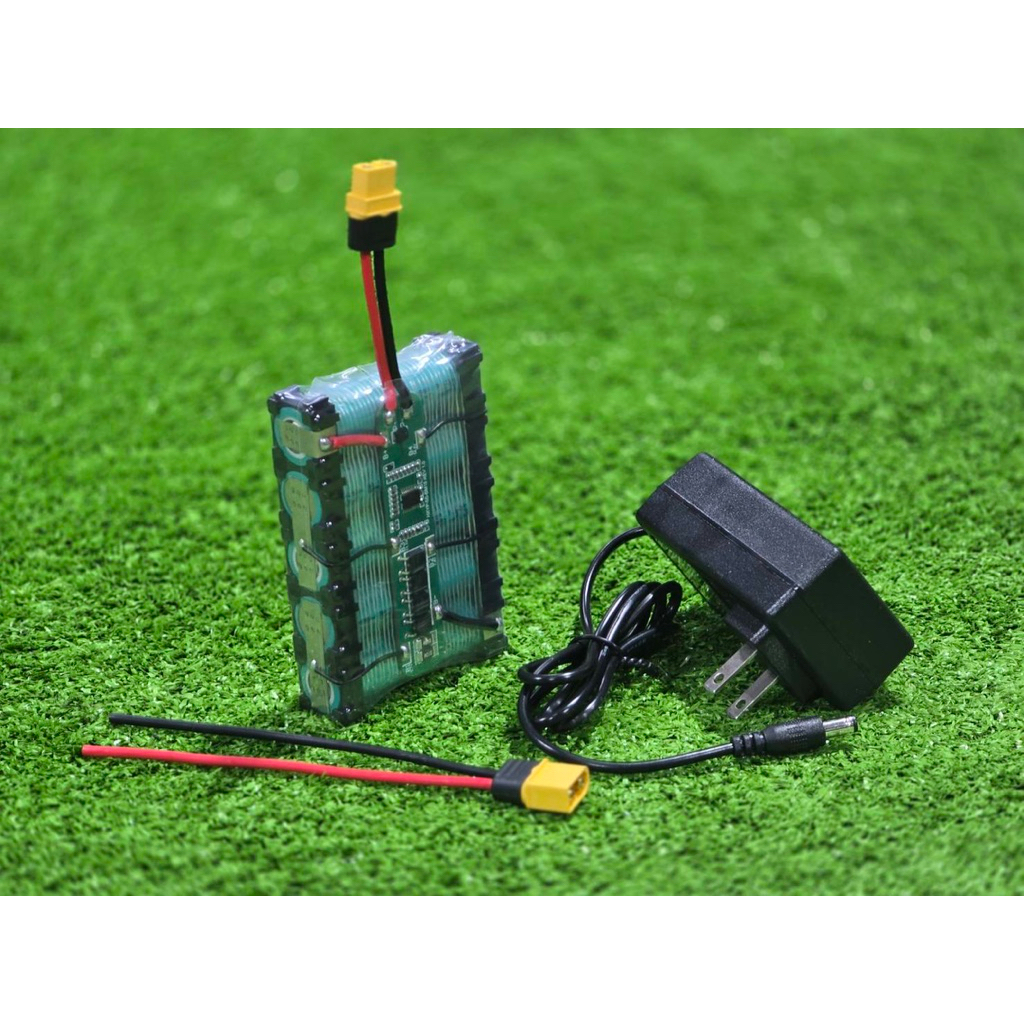 แบตลิเธียม 5s 21v 2600mah. **แบตใหม่มือ1** พร้อมชุดชาร์จ 2A **แอมป์เต็มแท้** Li-ion แบตเตอรี่ diy 18