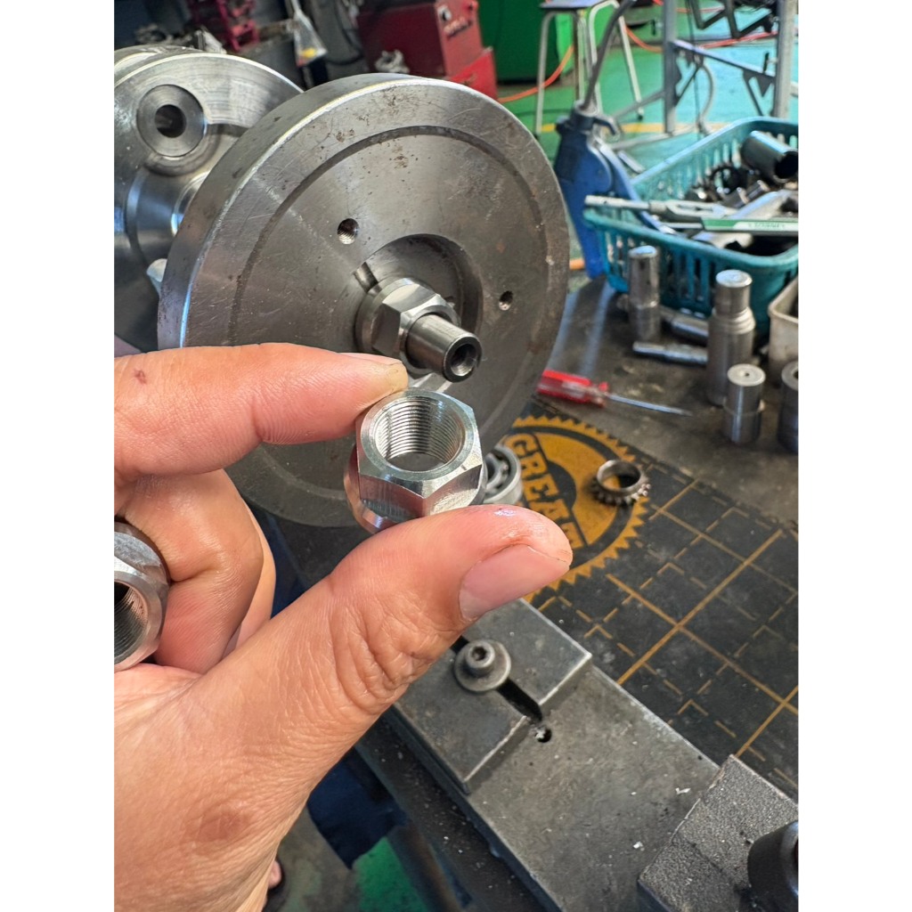 น็อตล็อคเวท WAVE125/WAVE110i ผลิตจากสแตนเลสอย่างดี