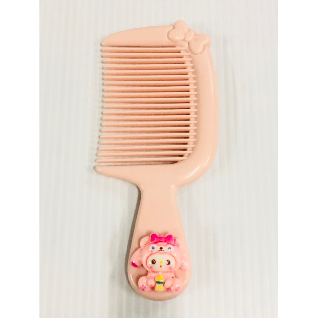 หวีสั้นพลาสติก การ์ตูน Sanrio  คละลาย แพคละ 12 อัน - รูปที่ 3