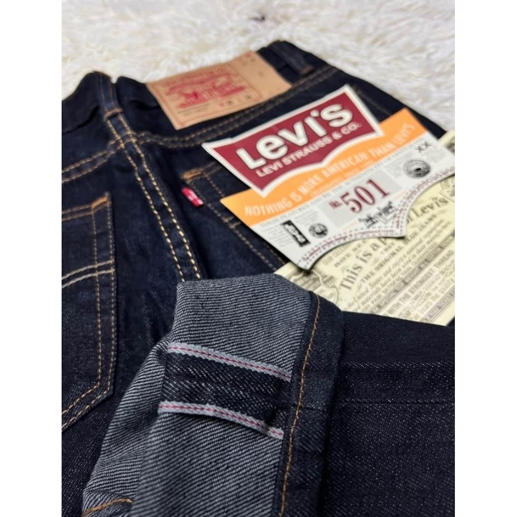 Levi’s 501 Original Denim Jeans ทรงตรง วินเทจ ริมแดง