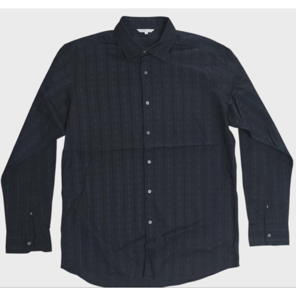 เสื้อเชิ้ตแขนยาว Uniqlo Light Weight cotton สีดำแท้อก46นิ้ว มือสอง