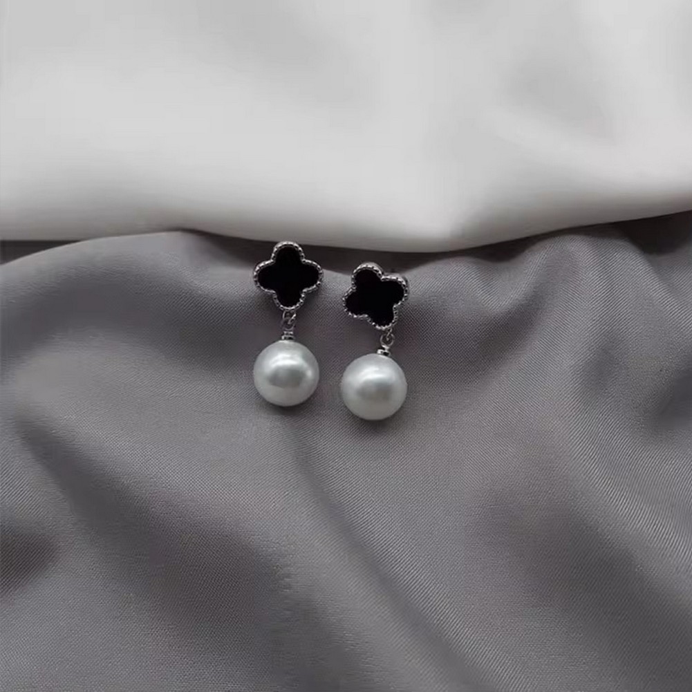 QK Jewelry ต่างหูมุกรูปใบโคลเวอร์สี่แฉก ดีไซน์หรูหราและมีสไตล์ ชุบทองคำแท้ และใช้เข็มเงินสเตอร์ลิง 925 ราคา ถูกที่สุด ดีลบีเคเค แกลเลอรีภาพที่ 6