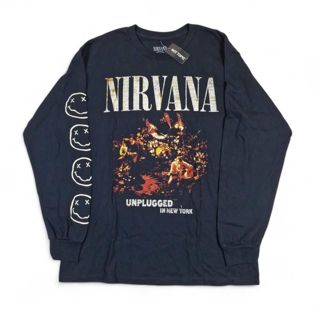 สวยน่าสะสม มือ 1 ลิขสิทธิ์แท้ผลิตปีล่าสุด
เสื้อยืดแขนยาวสีดำวง Nirvana 

อก 22 ยาว 30 ปลายแขนจั๊ม


