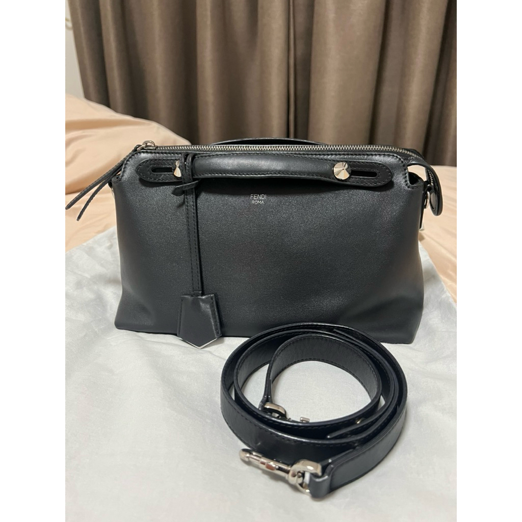 กระเป๋า Fendi By The Way สีดำ แท้ มือสอง