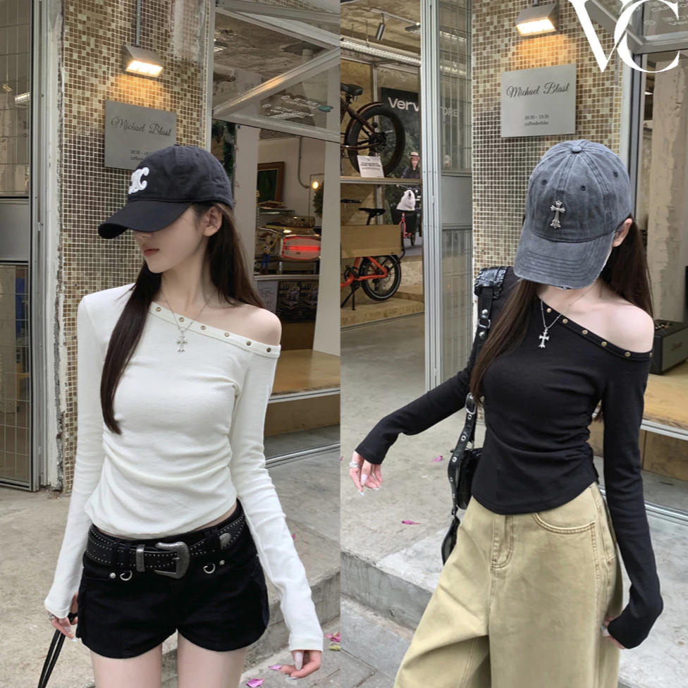 เสื้อยืดแขนยาว ทรงสลิม สีขาว เปิดไหล่ มีหัวเข็มขัดโลหะ เซ็กซี่และหลากหลายY124