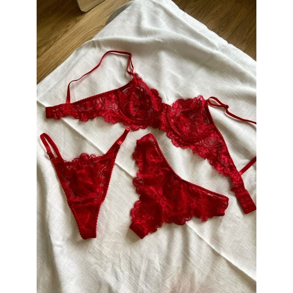 ส่งต่อ✅️บรา ชุดชั้นใน Victoria Pink Etam สีแดง