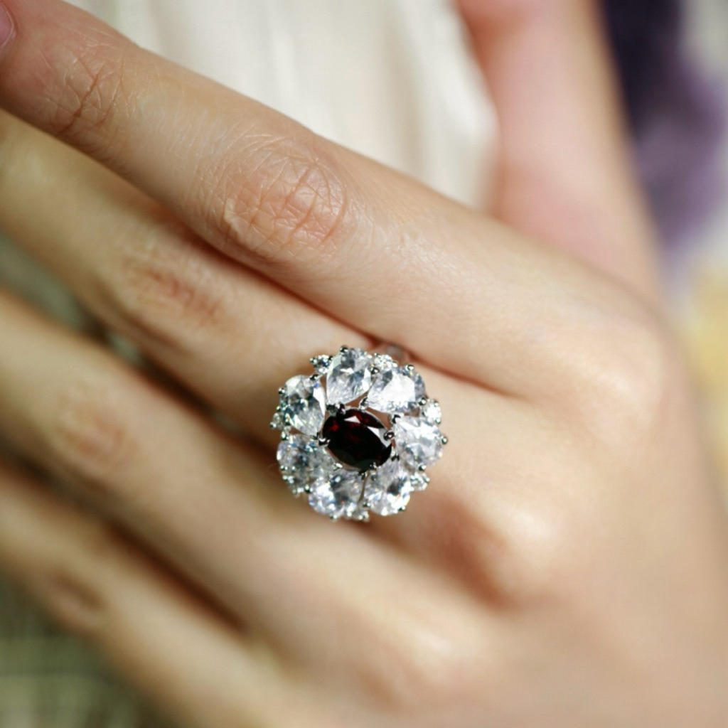 Luxury garnet bloom ring แหวนgarnet เงินแท้s925