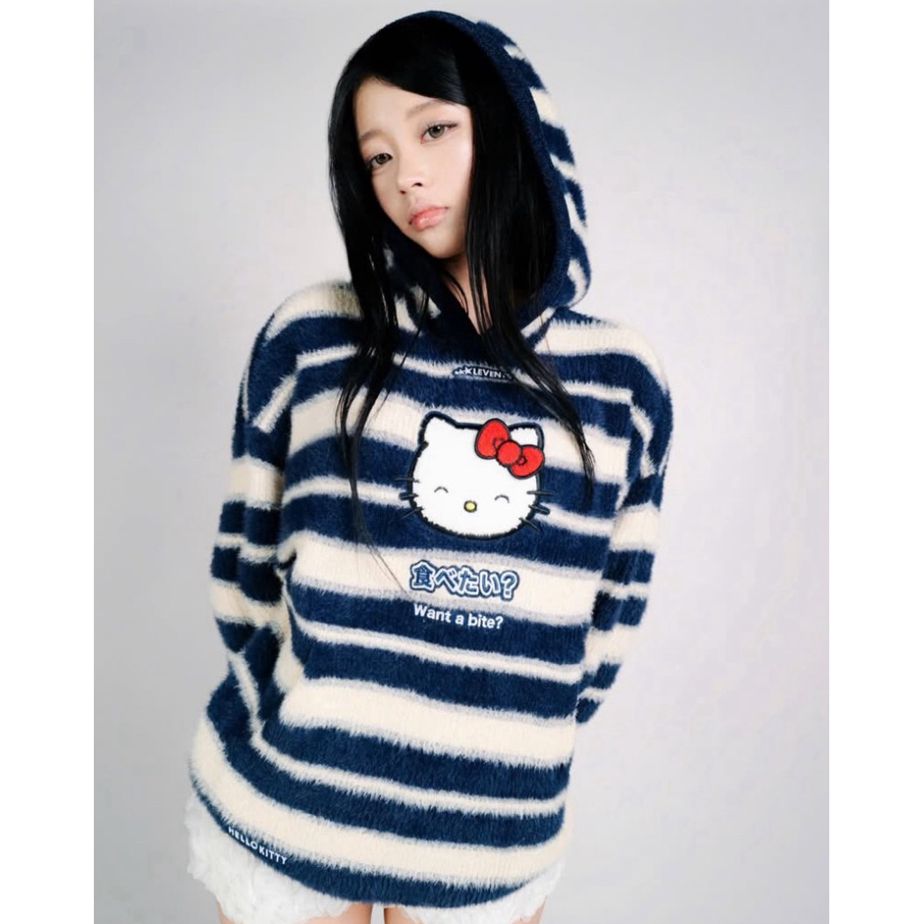 Pre-order (14-20days) แบรนด์เวียดนาม 🇻🇳 Levents® | Levents® X Hello Kitty - Striped Fur Knit Boxy Ho