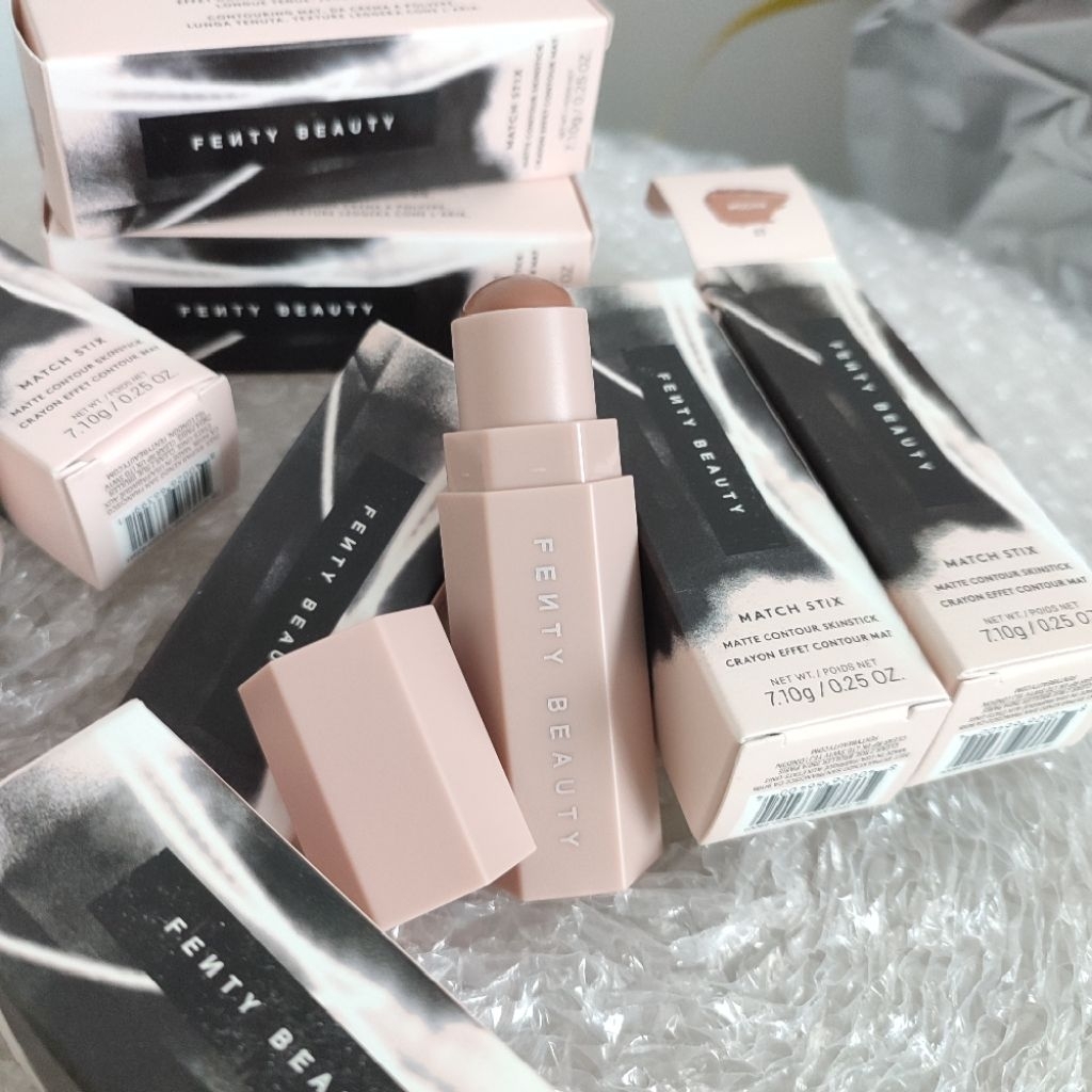 คอนทัวร์ Fenty Beauty Match Stix Matte Contour Skinstick