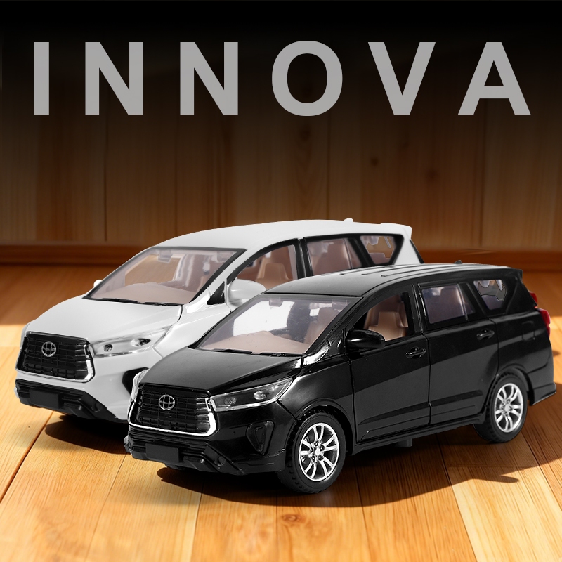 Lepton คอนโซลรถ  Innova Reborn 225 1:32 scale toy car lights sound body ABS Diecast Car