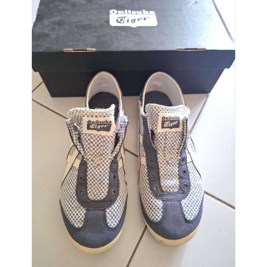 รองเท้าผ้าใบ Onitsuka Tiger Slip on แท้ มือสอง