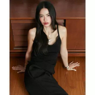 เสื้อสายเดี่ยวขอบลูกไม้ Allure lace top