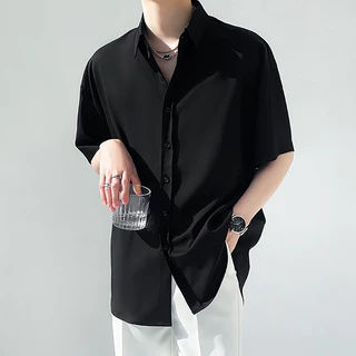 เสื้อเชิ้ตสีทึบเกาหลีแฟชั่นผ้าแขนสั้นลําลองระบายอากาศและสะดวกสบายจัดส่งภายใน 24 ชั่วโมง