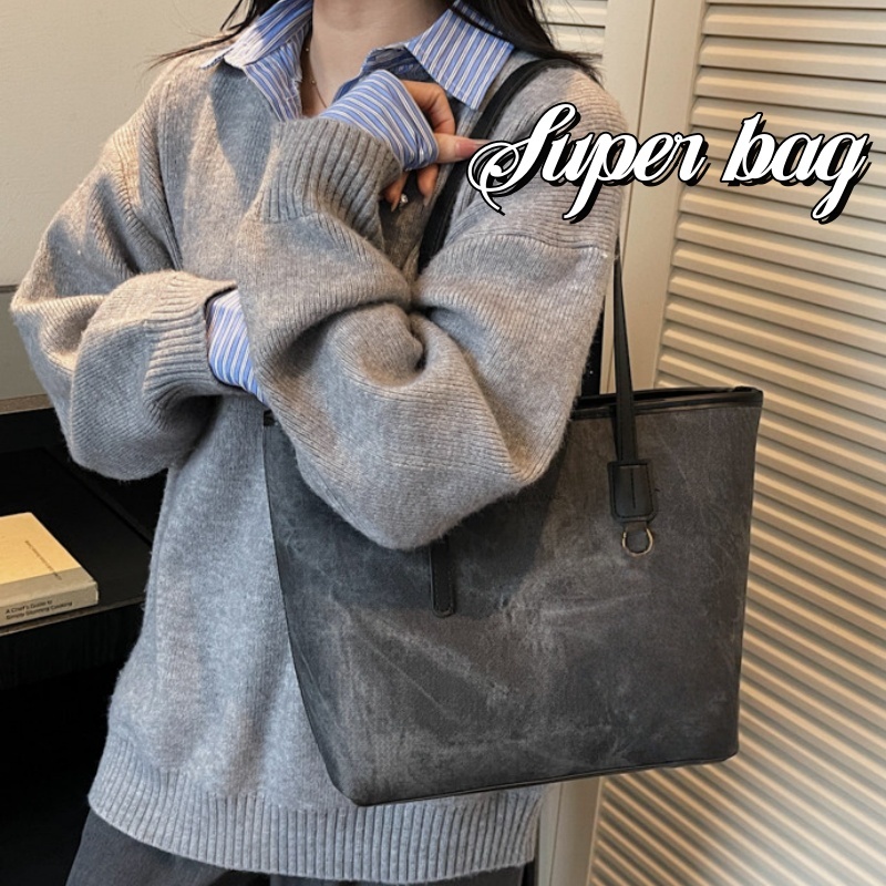 【พร้อมส่ง】Super bagกระเป๋าโท้ทขนาดใหญ่สำหรับผู้หญิง ดีไซน์เก๋ไก๋และลำลอง สไตล์ใหม่หรูหรา เหมาะสำหรับใช้เดินทาง สะพายไหล่